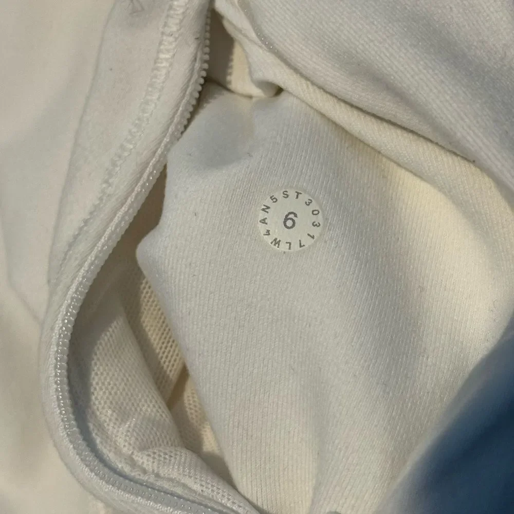 Lululemon Mesh Is More Jacket - Picture 7 of 8